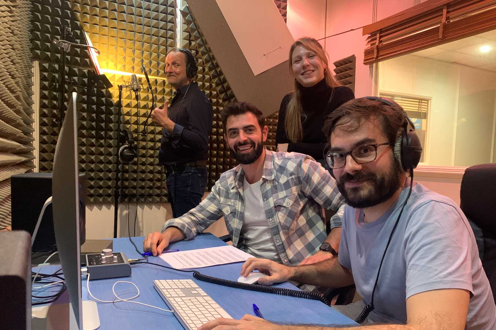 studio voix off