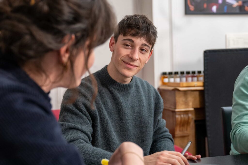 Thomas, assistant de production